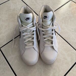 Nike White high tops sneakers